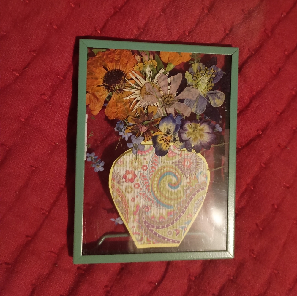 Hand Crafted Pressed Floral Art in Green 4" X 5" Frame